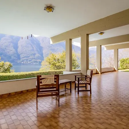 Oasis Of Silence On The First Line Of The Lake Villa